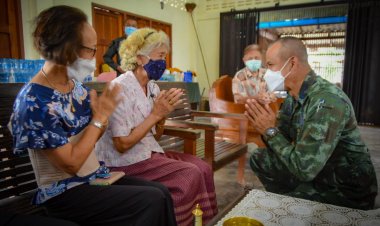 ผอ.ศปพร. ลงพื้นที่ อวยพรปีใหม่สมาชิกกลุ่มศิลปาชีพปักผ้า