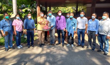 นอภ.แม่สอด พร้อม ผู้บริหาร อปท. กำนัน=ผู้ใหญ่บ้าน เดินทาง เข้าอวยพร สวัสดีปีใหม่ 2565 "สส.ชัยวุฒิ"