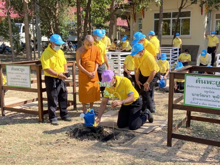 เจ้าเมืองศรีสะเกษมอบบ้านปันสุขวันพ่อแห่งชาติ