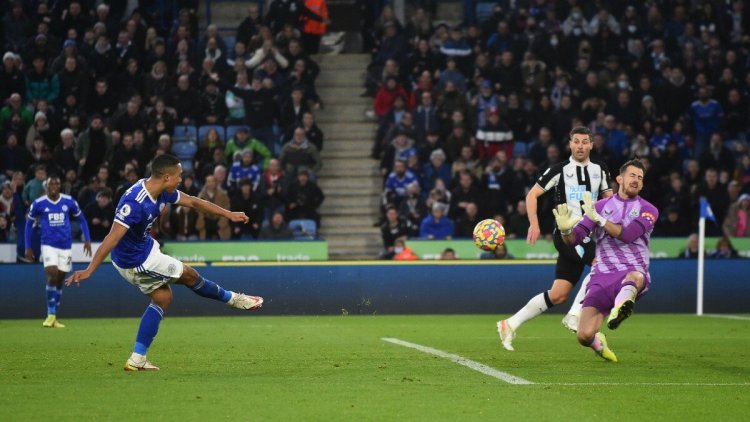 "สุนัขจิ้งจอก"โหดกัด"สาลิกาดง"แผลเหวอะ 4-0 ศึกพรีเมียร์ลีก