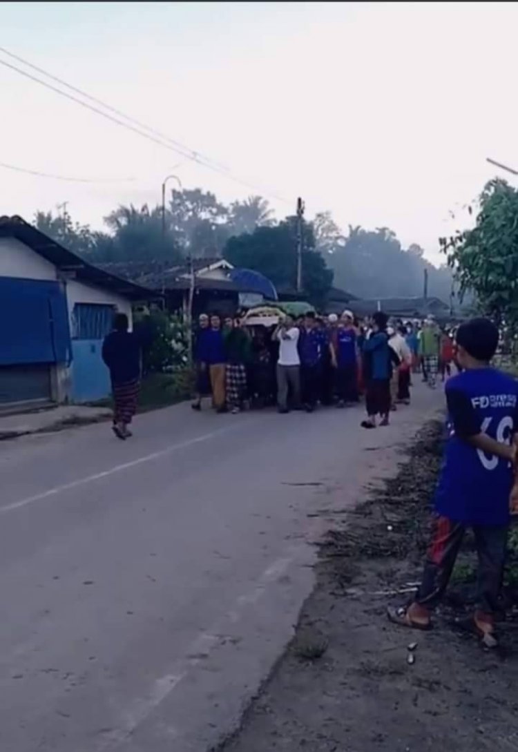 ญาติได้นำร่างผู้เสียชีวิตทั้งสองราย จากเหตุปะทะกับเจ้าหน้าที่ในระหว่างปิดล้อมอย่างสมเกียรติในฐานะรักรบจูแวปาตานี ท่ามกลางการเข้าสังเกตุการณ์ของหน่วยความมั่นคงเป็นพิเศษ