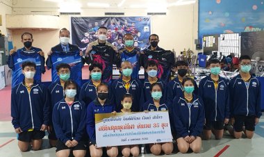 อิมพีเรียลเวิล์ด สำโรง มอบชุดกีฬาหนุนโมสรเทเบิลเทนนิส (มีคลิป)