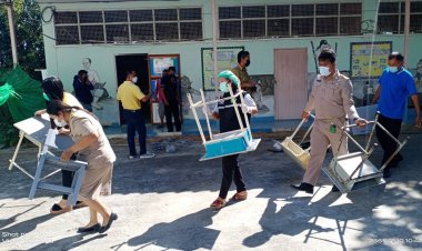 ปลัดอำเภออุทุมพรพิสัยลงพื้นจุดคัดกรองโควิด