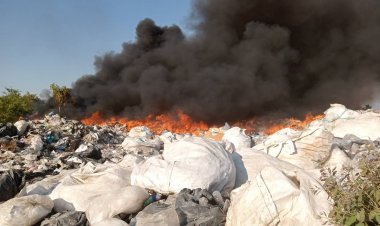 ระทึก!บ่อขยะเก่าเขต อ.บางไทรที่ถูกเพลิงไหม้