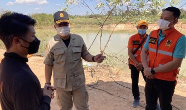 ปภ.ศรีสะเกษลงพื้นที่ติดตามงานสูบส่งน้ำเก็บกักแก้ภัยแล้ง