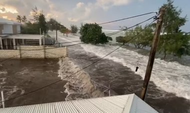 หนีตายอลหม่าน!สึนามิถล่มตองกา บ้านเรือนพังยับ