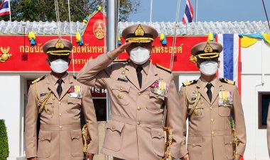 ผบ.พล.นย.นำกล่าวคำสัตย์ปฏิญาณตนต่อธงชัยเฉลิมพล