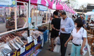 สมุทรสาครยกอาหารทะเลไทยมาไว้ที่ขอนแก่นราคาไม่แพง (ชมคลิป)