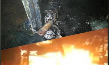 หนุ่มชัยภูมิจุดเทียนทิ้งไว้บนบ้านก่อนลงมานั่งก๊งไฟไหม้วอดทั้งหลัง (มีคลิป)