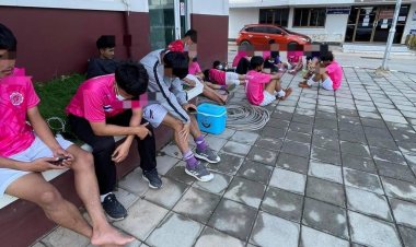 ตร.ล่าหัวขโมยแสบขับเก๋งลักรองเท้าสตั๊ดนักบอลยกทีม(มีคลิป)