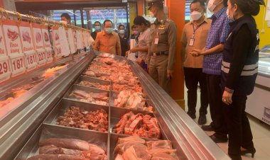 พาณิชย์ศรีสะเกษเปิดจุดขายเนื้อหมูถูกลดค่าใช้จ่ายปชช.