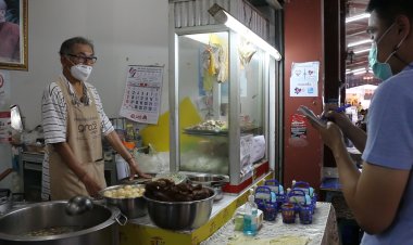 ต้นทุนพุ่ง!ร้านก๋วยจั๊บชื่อดังขอนแก่นปรับราคา10บาททุกเมนู(มีคลิป)