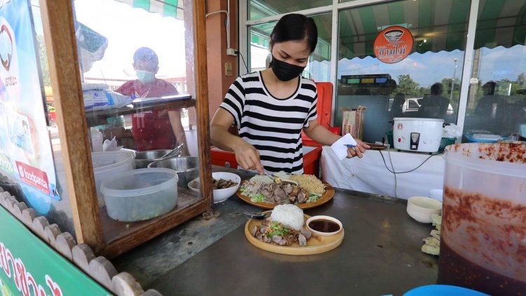 ถูกใจสายกิน!ก๋วยเตี๋ยวไจแอ้นท์จานโตร้านเด็ดเมืองขอนแก่น