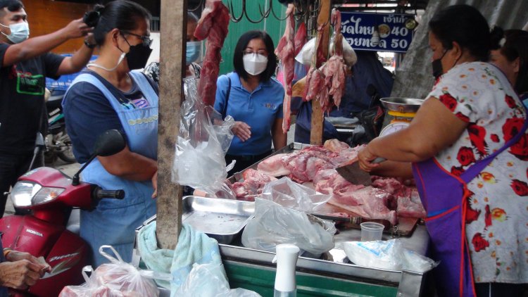 พาณิชย์ยะลาเปิดจุดขายหมูถูกกก.ละ 150 บาท ลดค่าครองชีพปชช.