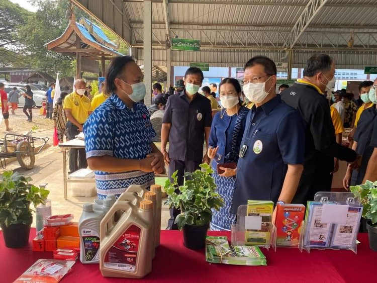 พ่อเมืองปราจีนบุรีเดินหน้าโครงการเกษตรเคลื่อนที่แก้ปัญหาเกษตรกร(ชมคลิป)