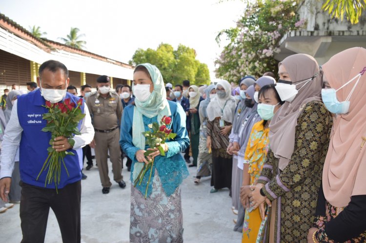 รมช.ศึกษาล่องใต้พบปะโรงเรียนเอกชน-ศูนย์การศึกษานราฯ