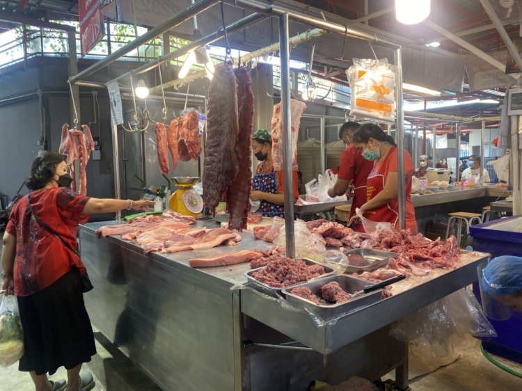 ตรุษจีนนี้แย่!หมูแพงหูฉี่เขียงหมูโคราชครวญลูกค้าหดหาย (มีคลิป)