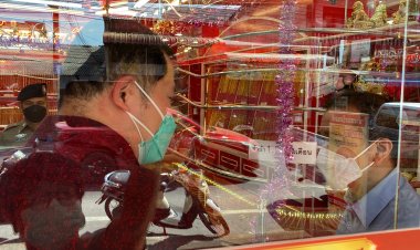 ตร.รวบหนุ่มใหญ่นำทองเก๊หนัก 8 บาทจำนำร้านทองหาดใหญ่ (มีคลิป)