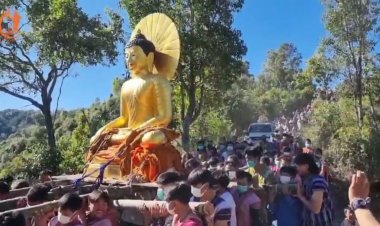 ชาวกะเหรี่ยงเกือบพันแบกพระพุทธเมตตาสู่วัดพระธรรมจาริกแม่ระมีดหลวง