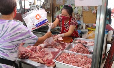 คนขอนแก่นเลือกทานเนื้อไก่ ปลา ฉุดเนื้อหมูลดลง 20 เหลือ กก.ละ200 (มีคลิป)
