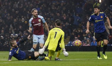 หล่นจากท็อปโฟร์ พรีเมียร์ลีก!'ผีแดง'เซ็งโดนทีมบ๊วย'เบิร์นลีย์'แบ่งแต้ม