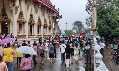 ฮือฮา!เสี่ยร้านทองทุ่มงานบวชลูกยิ่งใหญ่ (มีคลิป)