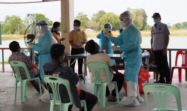 นากทต.หนองใหญ่ลงพื้นที่ดูแลตรวจกรอง ATK บุคลลากรกลุ่มเสี่ยงโควิด