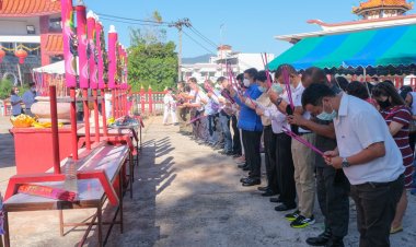 ยกเสาโกเต้งสัญญาลักษณ์จัดงานแห่เจ้าวัดกวนอิมเบตงปี'65