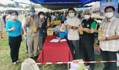 ผู้ว่าฯพิจิตรจับมือพาณิชย์นำสินค้าราคาถูกขายช่วยชาวบ้านงานจังหวัดเคลื่อนที่
