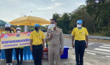 แขวงทางหลวงชนบทศรีสะเกษลุยปรับปรุงขอบถนนลดอุบัติเหตุ(มีคลิป)