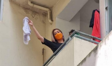 หญิงแม่ลูกอ่อน 1 ขวบ 7 เดือน ติดโควิด โบกผ้าอ้อมขอความช่วยเหลือ