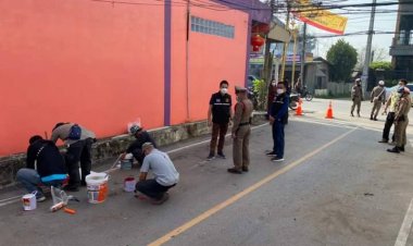 แม่สอดตีเส้นจราจรถนนเขตเทศบาลฯเพื่อความปลอดภัย-ป้องอุบัติเหตุ