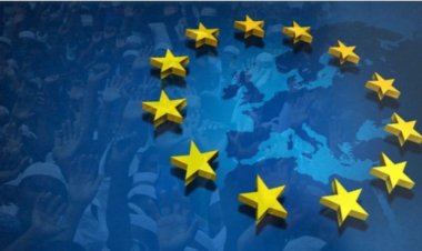 มติที่ประชุม 27 ประเทศEU คว่ำบาตร ปูติน-รมว.ต่างประเทศรัสเซีย ส่งผลกระทบ 70% การเงินในรัสเซีย