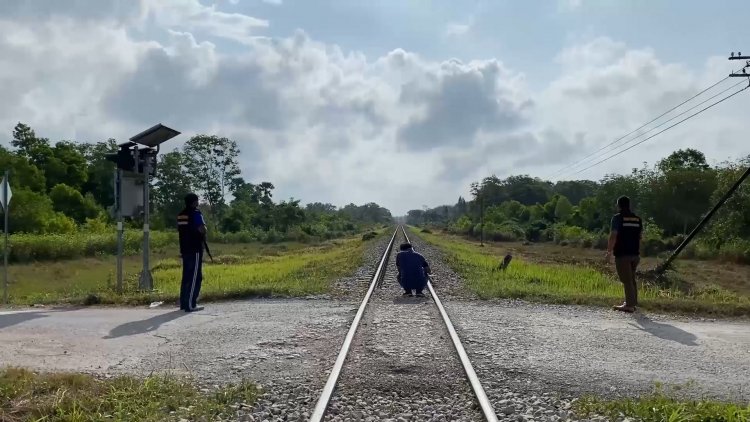 บึ้มเส้นทางรถไฟจะนะกระทบเดินรถไฟเส้นทาง 3 จชต.ชะงัก (ชมคลิป)