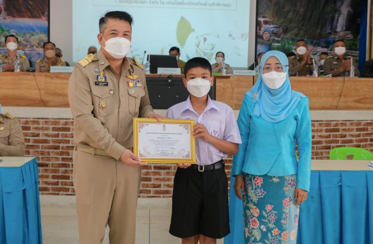 นอภ.เบตงถกผู้นำท้องถิ่น-แพทย์เน้นทุกภาคส่วนการ์ดอย่าตกป้องโควิด