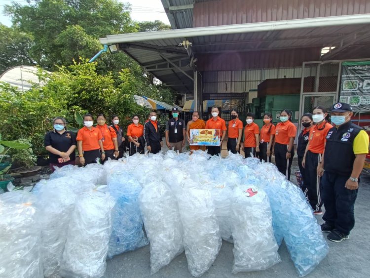 ลุยจัดระเบียบขยะพลาสติกวัดจากแดงแก้มลพิษ (มีคลิป)