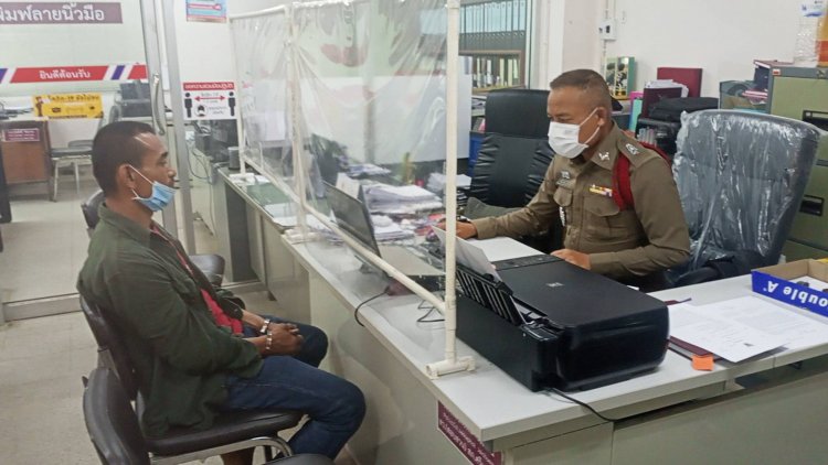 ภาพเหตุการณ์วินาที ตร.บุกรวบมือปืนได้ก่อนลงมือสังหารเหยื่อ