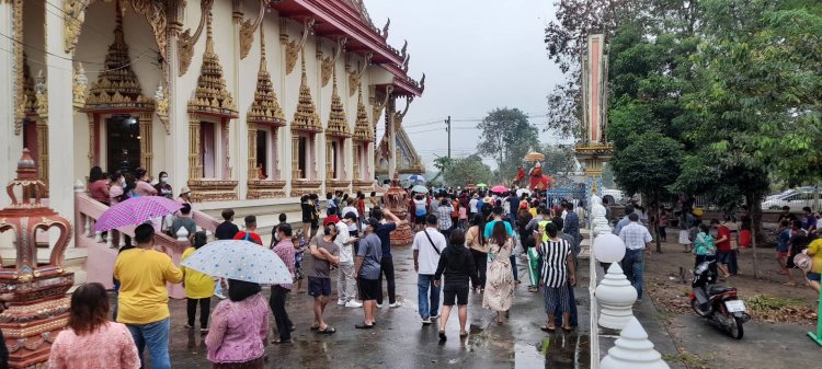 ฮือฮา!เสี่ยร้านทองทุ่มงานบวชลูกยิ่งใหญ่ (มีคลิป)