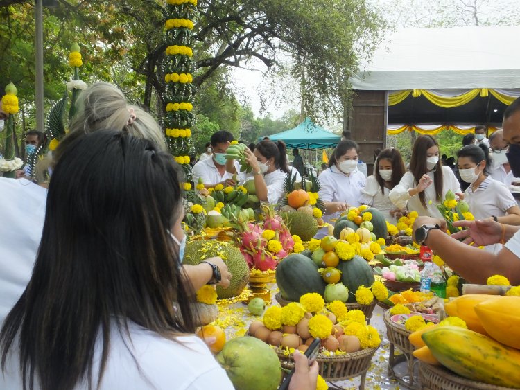 ชาวปราจีนฯร่วมพิธีเจริญพระพุทธมนต์-เวียนเทียนเนื่องวันมาฆะบูชา(มีคลิป)