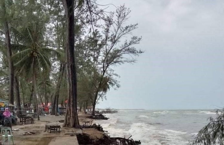 คลื่นซัดชุมชนบ้านปาตาพัง14ครัวเรือน