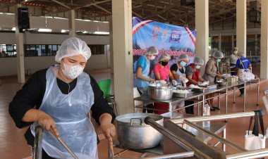 ม.นราธิวาสราชนครินทร์“เปิดครัว” ช่วยผู้ประสบอุทกภัย