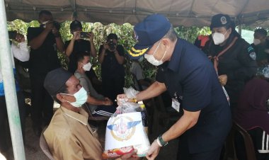 "พล.อ.จีรัชญ์"นำคณะทหารช่วยเหลือเหยื่อน้ำท่วมสุไหงปาดี