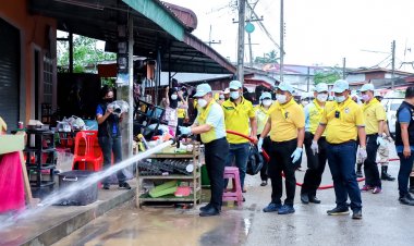 ผู้ว่าฯนราธิวาส นำจิตอาสา " เราทำความดี ด้วยหัวใจฯ"ที่ตลาดมูโนะ