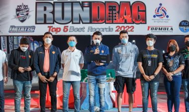 สส.ศุภชัย นพขำ ส.ส. ปทุมธานีนำทีมฉีดพ่นยาฆ่าเชื้อตลาดวัดศาลเจ้า