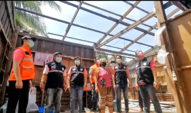 พายุฤดูร้อนพัดถล่มบ้านเรือนราษฎรพิจิตรเสียหาย130หลังคาเรือน