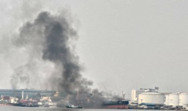 ระทึก!เกิดเหตุบรรทุกน้ำมันระเบิดเกิดเพลิงไหม้บริเวณท่าเรือซอยสุขสวัสดิ์ 45