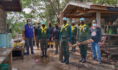 จนท.เมืองน่านเร่งซับน้ำตาเหยื่อได้รับผลกระทบพายุฝนฟ้าคะนอง(มีคลิป)