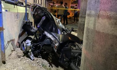 หนุ่มพม่าซิ่ง จยย.ขึ้นสะพานข้ามแยก ก่อนพลัดตกกว่า 10 เมตร ร่างกระแทกพื้น