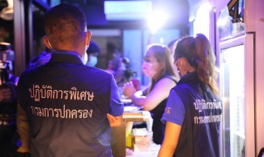 กรมการปกครองจับกุมแม่เล้าค้ามนุษย์โจ๋งครึ่มกลางกรุง!! พบเด็กสาวอายุต่ำกว่า 18 ปี ตกเป็นเหยื่อ 3 ราย