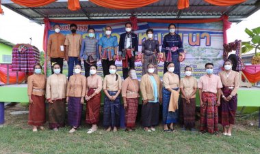 ศรีสะเกษเปิดตลาดประชารัฐโคกหนองนาผ้าศรีมะดันบ้านรังแร้ง(มีคลิป)